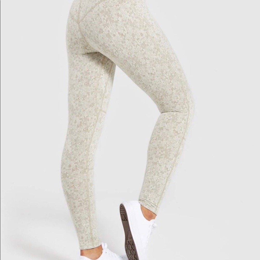 NWT gymshark Fleur khaki leggings